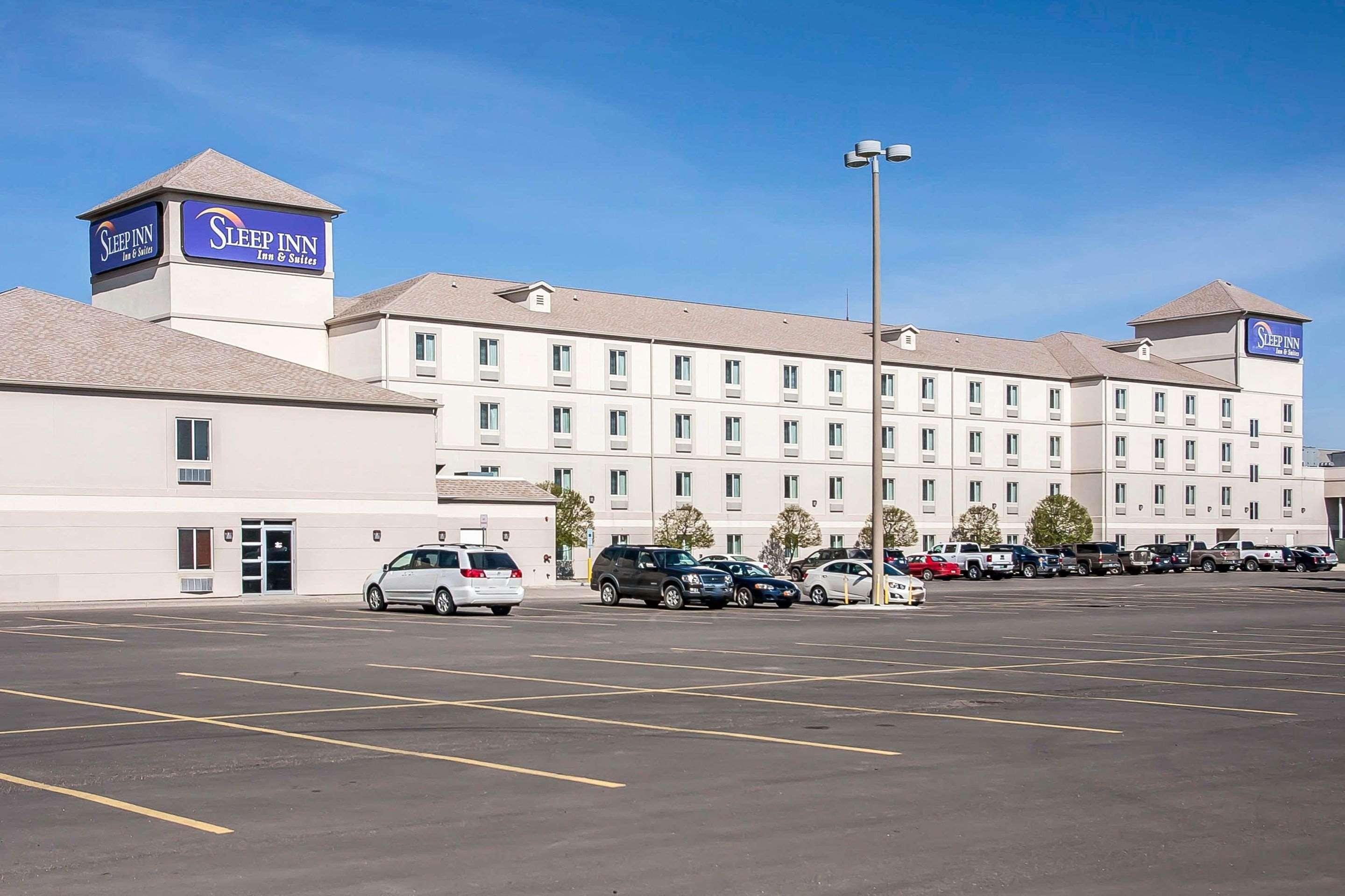 Sleep Inn & Suites Conference Center And Water Park Minot Exterior photo